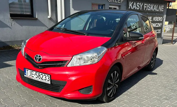 toyota yaris Toyota Yaris cena 19900 przebieg: 248000, rok produkcji 2011 z Jędrzejów